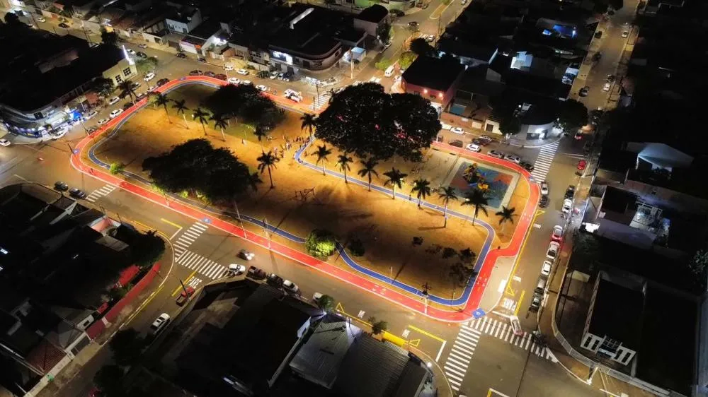 Henrique do Paraíso entrega revitalização da Praça do Sol na região do Matão