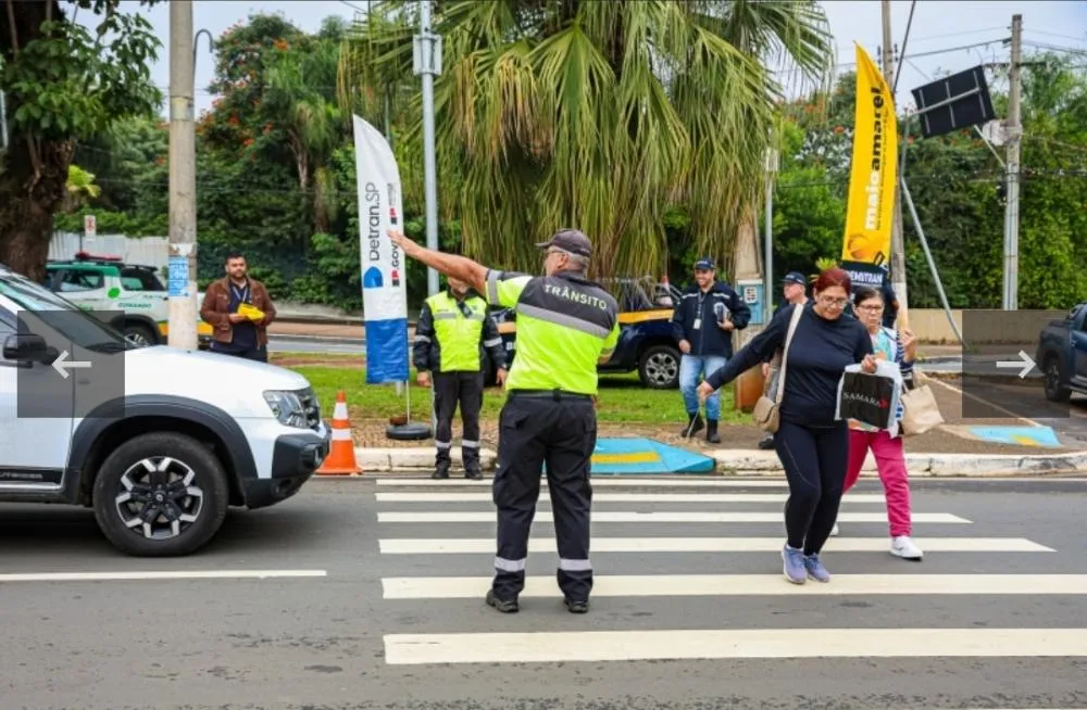 Campanha Maio Amarelo orienta motoristas e pedestres em Paulínia