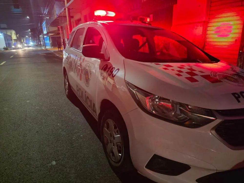 Homem de 28 anos é preso ao bater na companheira de 60 anos