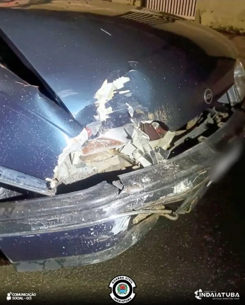Idoso de 73 anos é preso dirigindo bêbado após bater em carro estacionado