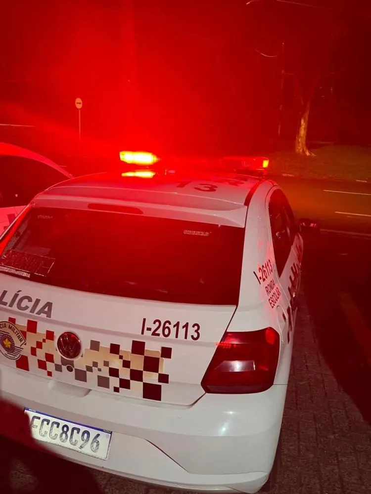 Mãe é presa suspeita de agredir filho de 5 anos e resistir à prisão em Jaguariúna