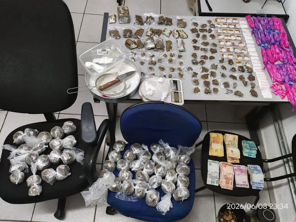 PM apreende grande quantidade de drogas em Pedreira