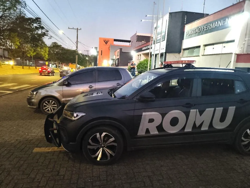 Homem tenta matar vizinha a tiros após briga por som alto em Mogi Guaçu