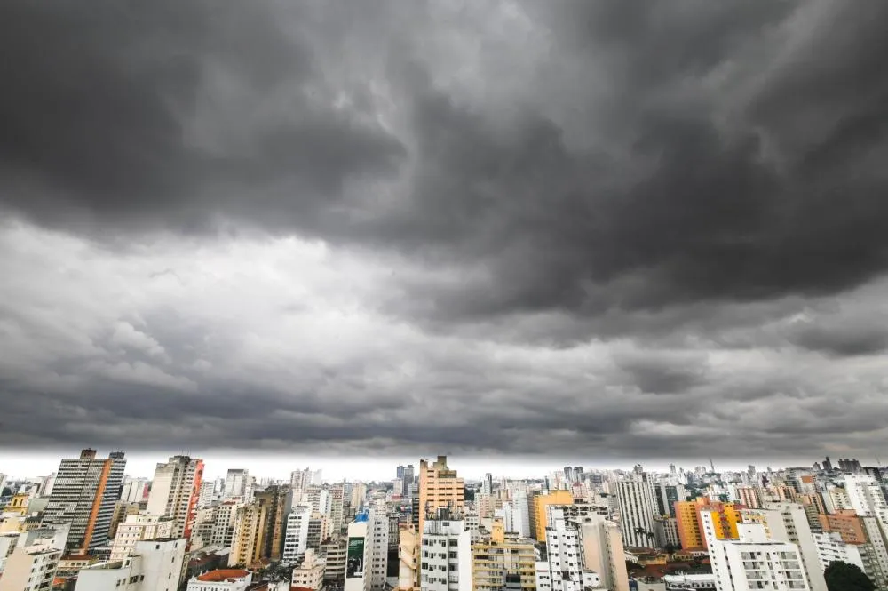 Defesa Civil emite alerta de tempestades severas para o fim de semana