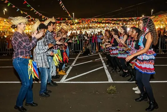 Quadrilha na Festa Junina de Paulínia (Créditos: Divulgação)