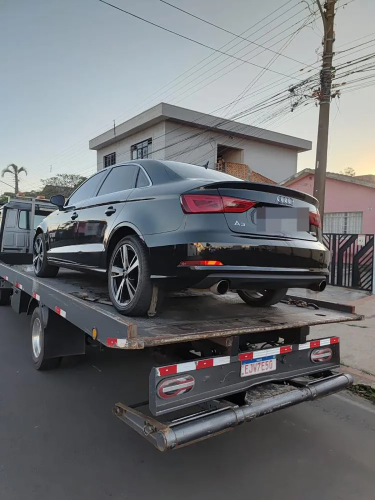 Revoltado com apreensão do carro, homem ameaça policiais e termina preso