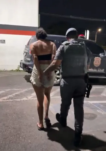 Mulher foragida da Justiça foi presa pela polícia em Campinas (Crédito: Zatum Imagem)