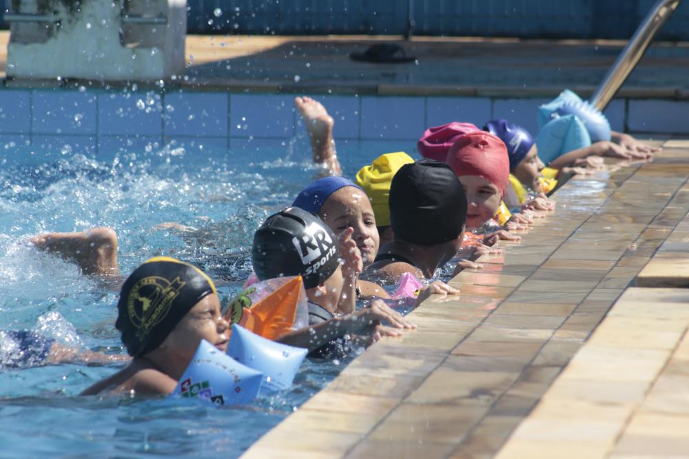 Sumaré abre aulas gratuitas de natação para crianças