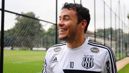 Macaca anuncia retorno do meia Renato Cajá
