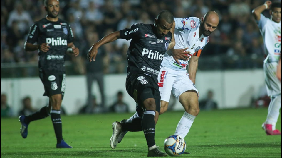 Ponte Preta tropeça pela terceira vez seguida e fica longe de G4