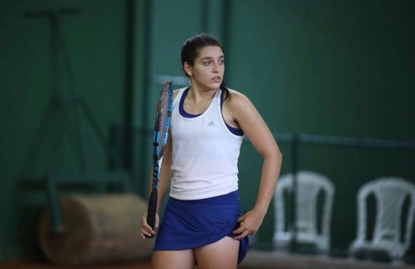 Tenista Manuela faz preparação intensa para a Copa Gerdau e Banana Bowl, em Porto Alegre