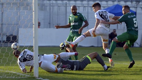Ponte Preta derrota Cuiabá com facilidade e se aproxima do G4