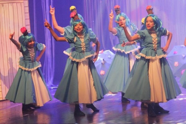 Campinas oferece bolsas para jovens de 8 a 14 anos em cursos de canto, dança e teatro