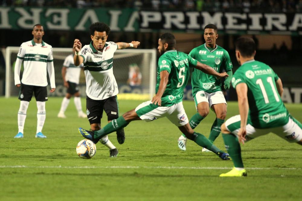 Guarani perde para o Coritiba em jogo fora de casa