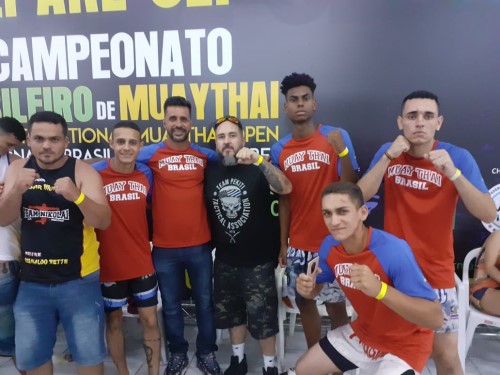 Lutadores de Muay Thai de Paulínia são destaques em competição nacional