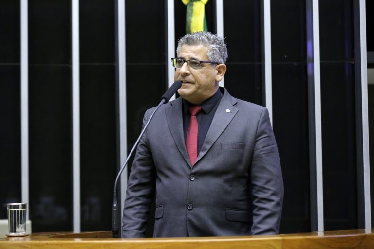 Projeto isenta organizações sem fins lucrativos de preencher cota de pessoas com deficiência