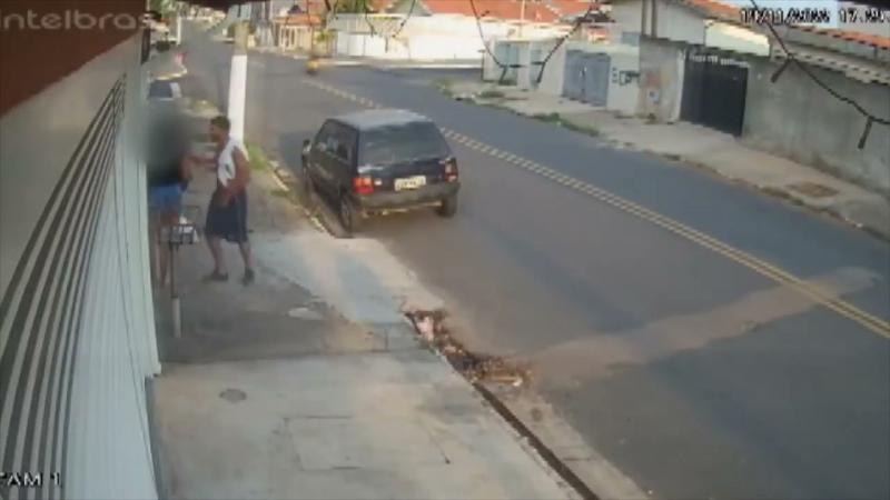 Tarado cerca e mostra o órgão sexual para duas mulheres em Hortolândia; veja o vídeo