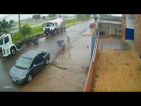 VÍTIMA SENDO ABORDADA EM MOGI GUAÇU