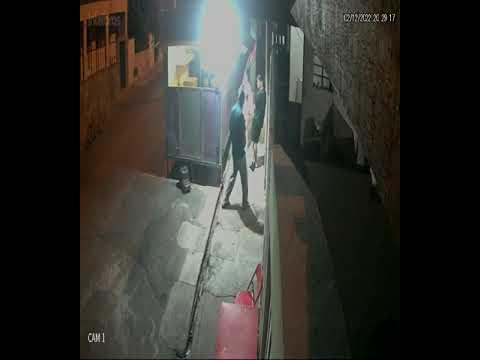 CÂMERA REGISTRA ROUBO EM TRAILER DE ITAPIRA