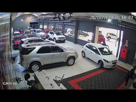 DUPLA ROUBA CONCESSIONÁRIA EM MOGI MIRIM